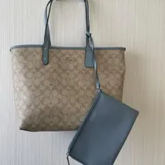 coachリバーシブルベージュ柄、ライトブルー