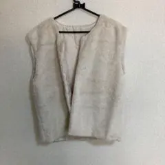 ★中古品　アイボリー ファーベスト　レディースMサイズ