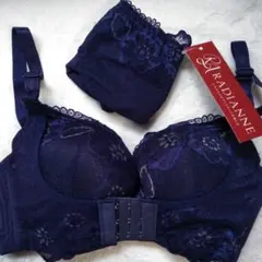 新品　RADIANNE ネイビー ブラジャーショーツセット　下着　アンダーウェア