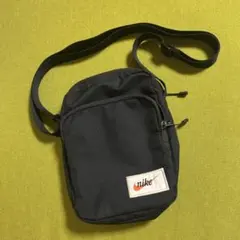 NIKE ショルダーバッグ　小さめサイズ