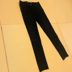 ZARA ブラックスキニーデニム カットオフ　36サイズ