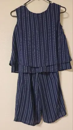 ネイビー ストライプ トップスとショートパンツセット