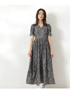 エヌドット　花柄　フラワープリント　ワンピース　ブラック　ロング　Vネック　半袖