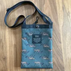 Kiu サコッシュ ミニ レオパード柄のサムネイル