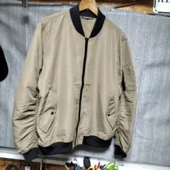 ベージュ ボンバージャケット ナイロンジャケット