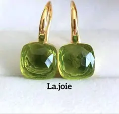 クリスタル ペリドットカラー “オリヴィン“ ゴールド フック ピアス