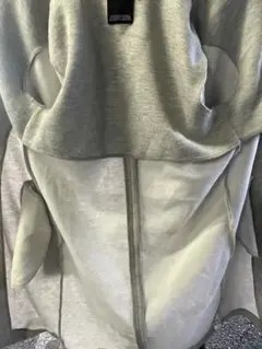 グレー ジップアップパーカーアズールのサムネイル