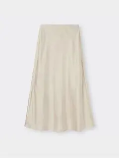 GU/サテンロングスカート