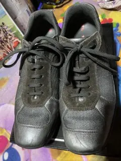 PRADA メンズ スニーカー ブラック ゴールドのサムネイル