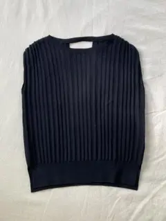 センスオブプレイス　プリーツセーター 黒　ノースリーブ トップス