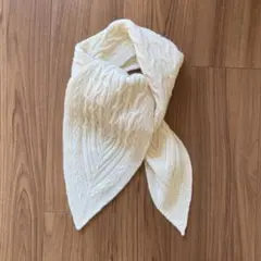 変形アイボリー ケーブル編み マフラー