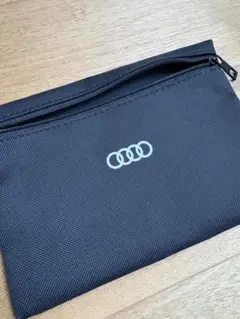 Audi ロゴ入り 黒ナイロンポーチのサムネイル