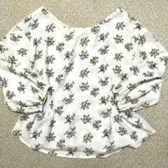 ロペピクニック　花柄ブラウス　ペプラム