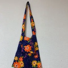 ハンドメイド　ショルダーバック布製　レトロ柄