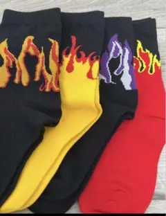 炎デザイン カラフルソックス 4足セット