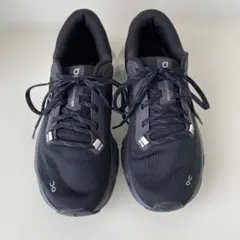 On オン　ランニングシューズ　24.5cmのサムネイル