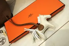 HERMES ロデオチャーム 箱付き　クレ　U刻印