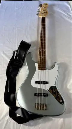 ⑥-3 Squier by Fender J BASS エレキベースのサムネイル