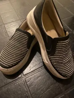 SNS人気✨厚底スニーカー✨スタッズスニーカー✨