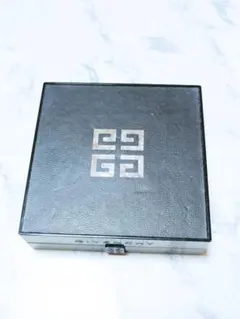 GIVENCHY プリズム・リーブル・プレストパウダー 01のサムネイル