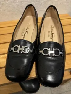 フェラガモ ローファー ガンチーニ レザー ブラック サイズ6 1/2