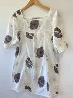 CＯCa 花柄刺繍 半袖チュニック ホワイト　サイズ02のサムネイル