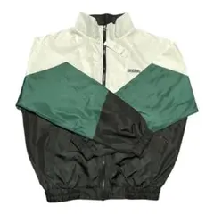 ナイロンジャケット 緑