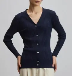 美品 ソージュ SOEJU Vネックニットカーディガン M ブルー 洗える Vネックニットカーディガン - SOÉJU online store｜上質な大人の