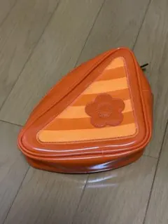 ポーチ　オレンジ　マリークワント