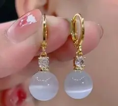 ゴールドフープピアス ホワイトボールストーン