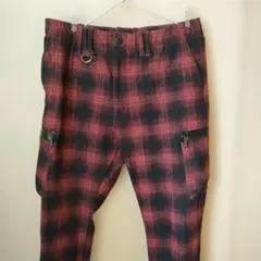 ロアーroar 赤×黒のチェック柄テーパードパンツ　ウォレットチェーン