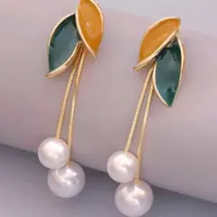 ✨ 2通り 2way フェイクパール 緑 橙 リーフ ピアス ヴィンテージ