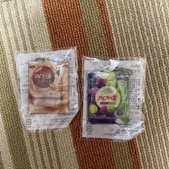 アイスの実 ミニチュアチャーム 2種セット