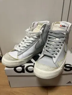 Nike Blazer Mid ホワイト/グレー
