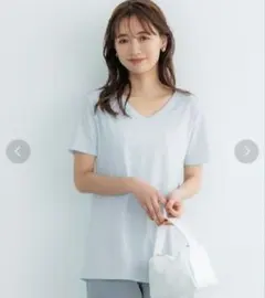 coca（coca）とろみVネックTシャツ　¥1,290