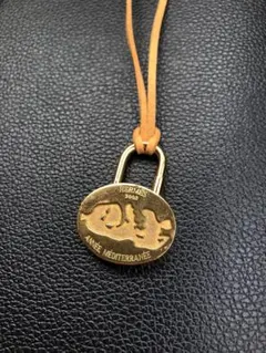 エルメス カデナ 2003年 地中海 チャーム 箱付き - メルカリ
