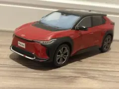 トヨタ bZ4X カラーサンプル ミニカー 1/30 非売品 レッド