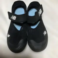 New Balance ブラック 22.5cm サンダル