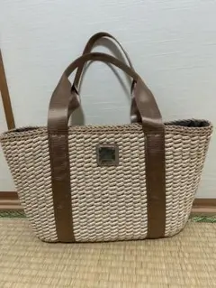 보호 씰이 달린 미사용 데일리 라싯 바스켓 백