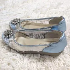 HILLSAVENUE 総レース ビジューパンプス スカイブルー22.5 cmのサムネイル