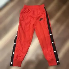 Nike サイドボタン付　ナイロンレッドパンツ　バスケのサムネイル