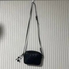 1度のみ使用　ボンポワン　ネイビー　レザーポシェットのサムネイル