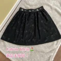 【新品】ゴルフウェア Calvin Klein ショートスカート 黒　花