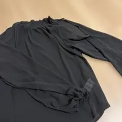 【値下げ】黒 シフォン 長袖 シャツ フリルネック　肩出し