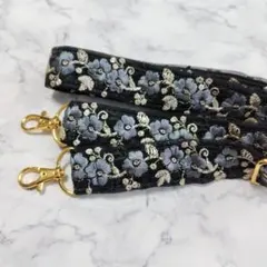 インド刺繍リボンのストラップ　ブラック