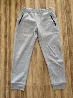 ユニクロ ドライストレッチスウェットパンツ(グレー)