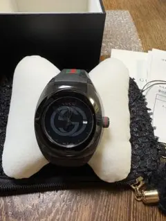 GUCCI SYNC 137.1 クォーツ ラバー腕時計・美品のサムネイル