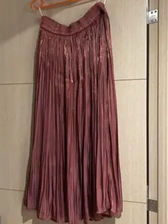 オレンジ光沢プリーツロングスカート
