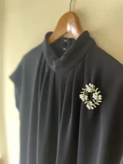 ナチュラルリーフとパールのリースブローチ｜セレモニー・入学式・卒業式に