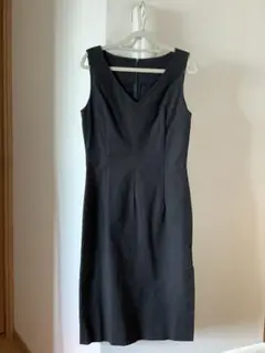【重宝】ノースリーブVネックワンピース